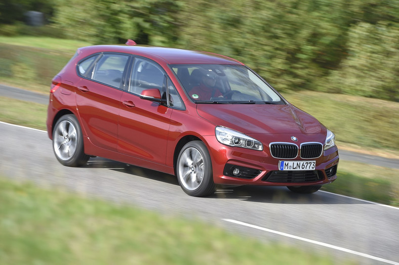 Porównanie: BMW 218d Active Tourer, Ford C-Max 2.0 TDCI, VW Golf Sportsvan 2.0 TDI