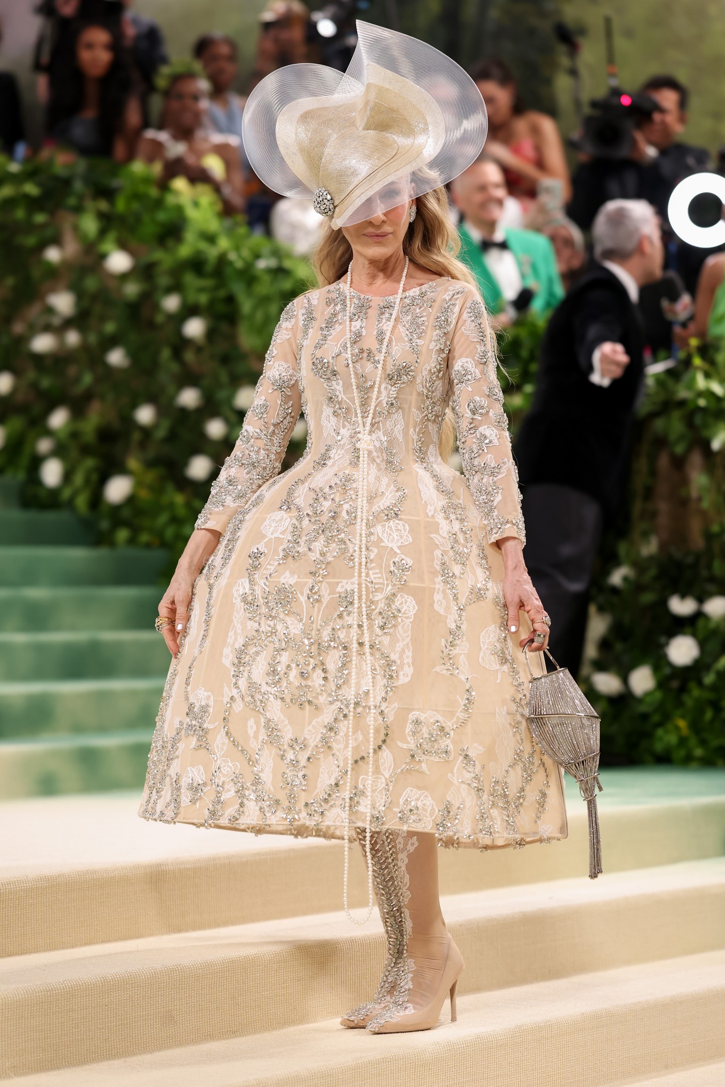 Sarah Jessica Parker egy Richard Quinn-alkotást viselt, amelyet Carrie Bradshaw biztosan helyeselne.
