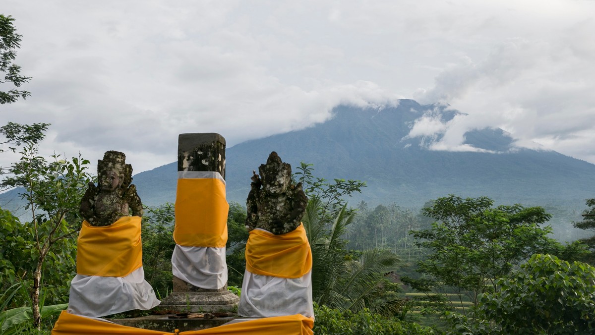 INDONESIA BALI VOLCANO ERUPTION (Mount Agung Eruption in Bali, Indonesia)