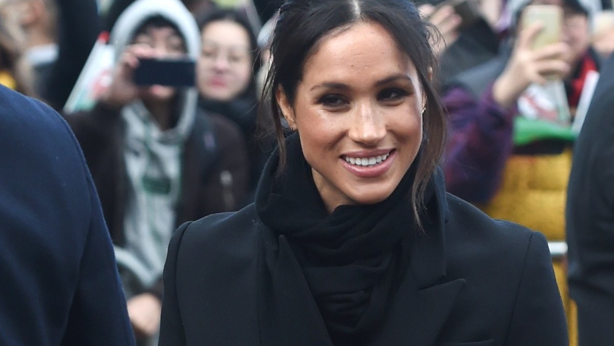 Książę Harry i Meghan Markle podróżują po Wielkiej Brytanii jako oficjalni narzeczeni. W czwartek pojawili się w walijskim Cardiff, żeby wziąć udział w Walijskim Festiwalu Kultury.