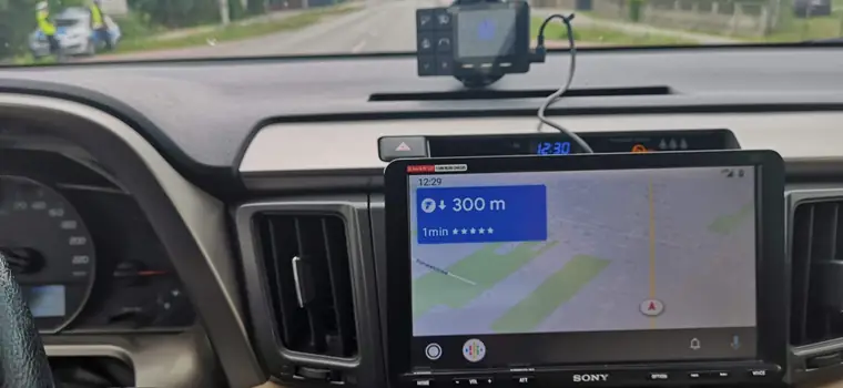 Yanosik w Android Auto już działa. Pierwszy test