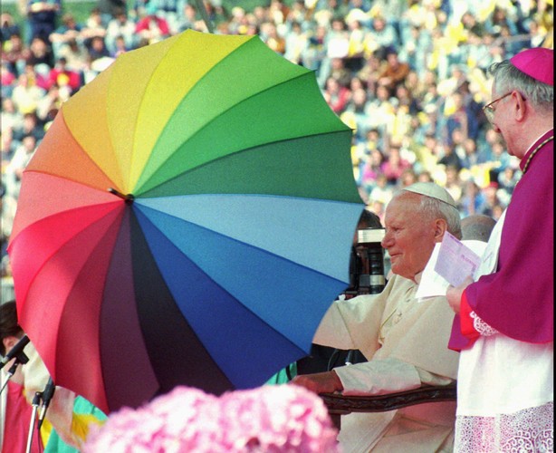 Jan Paweł II na stadionie w Como we Włoszech
