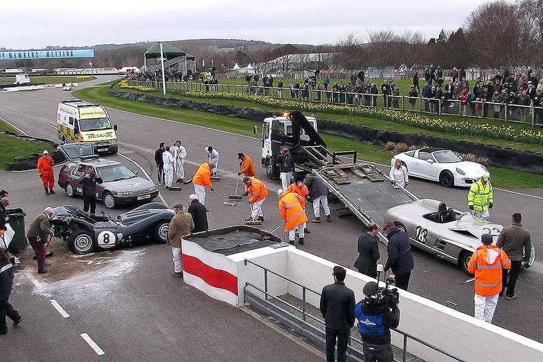  Crash Mercedesa 300 SLS z Jaguarem