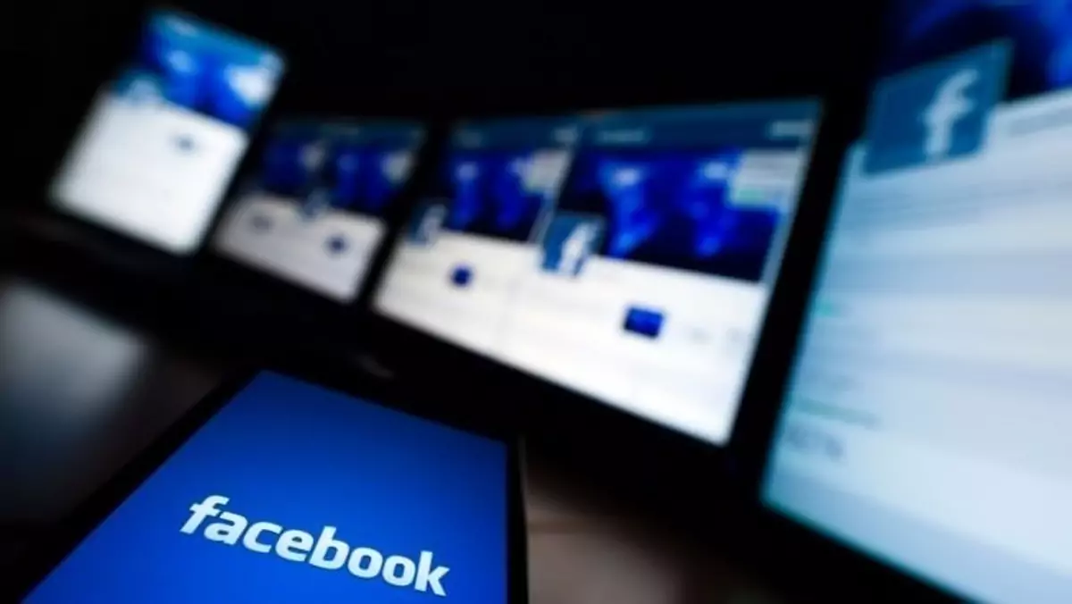 Francja zabrania Facebookowi śledzić internautów
