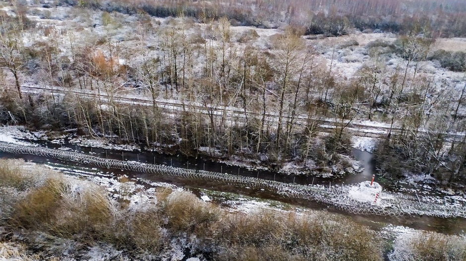 Granica widoczna z pokładu policyjnego Black Hawk'a