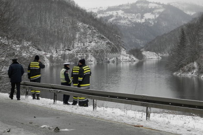 Pošli na sastanak otišli u smrt: Mesto gde je automobil sleteo u Zlatarsko jezero