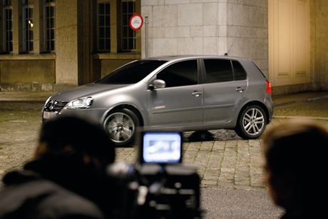 Zu ?Das Bourne Ultimatum? gibt es einen international eingesetzten Volkswagen Werbespot, in dem der Golf GT Sport als Fluchtfahrzeug von Jason Bourne (Matt Damon) und Nicky Parson (Julia Stiles) in Szene gesetzt wird. Original-Filmszenen aus 'Das Bourne Ultimatum' wurden mit exklusivem 'Behind The Scenes'-Material kombiniert und zu einem spannenden und actionreichen Plot vereint.