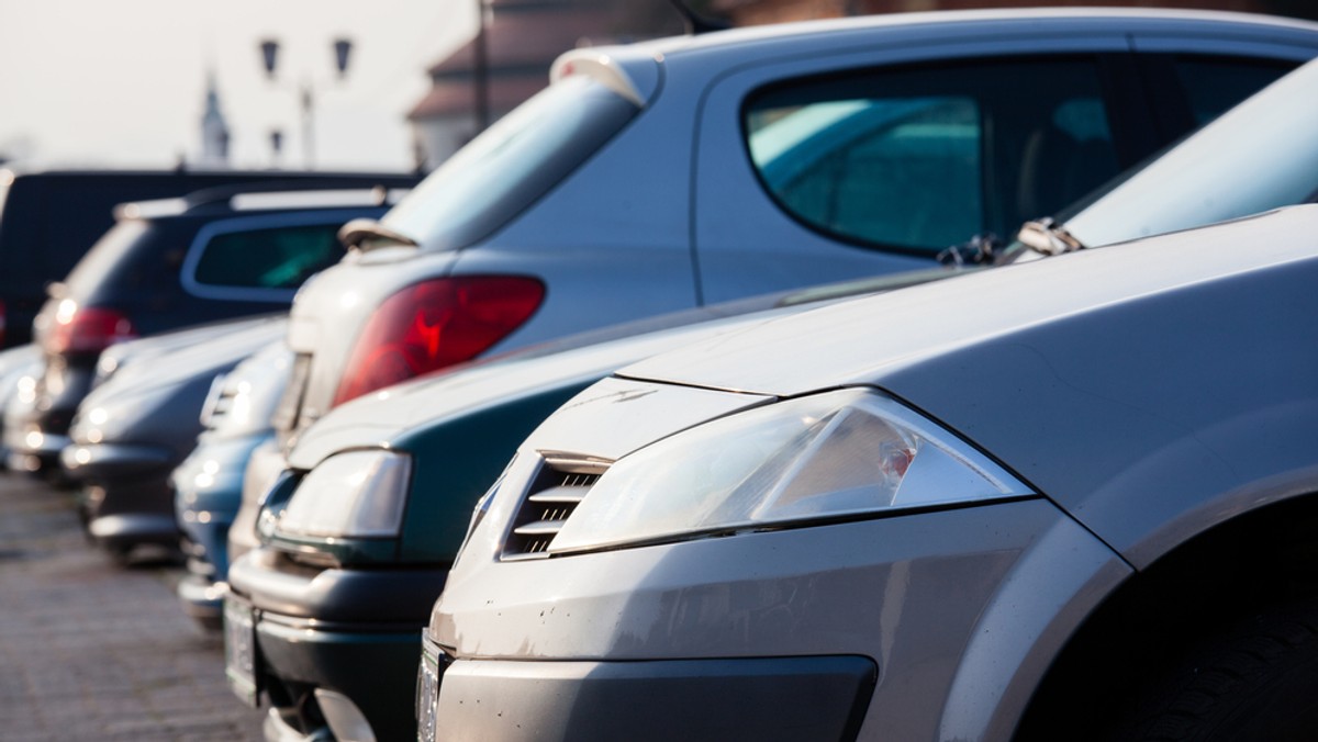 Samorząd Katowic wybrał wykonawcę automatycznych parkingów wielopoziomowych, które mają zapewnić ponad 240 miejsc parkingowych na ul. Tylnej Mariackiej w ścisłym centrum miasta. Sama ulica, ze względu na małą ilość miejsca, może stać się tzw. ciągiem pieszo-jezdnym.