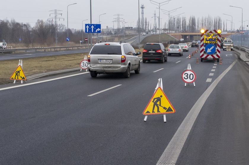 Drogowcy walczą z dziurami