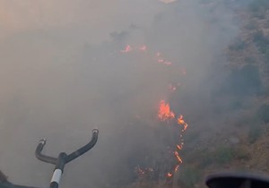 Gašenje požara u Crnoj Gori iz helikoptera