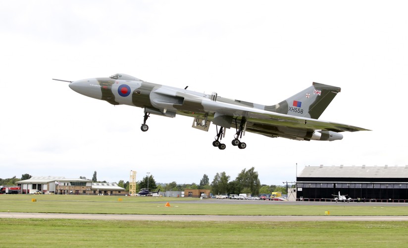 Samolot bombowy Avro Vulcan na targach lotniczych Farnborough 2012
