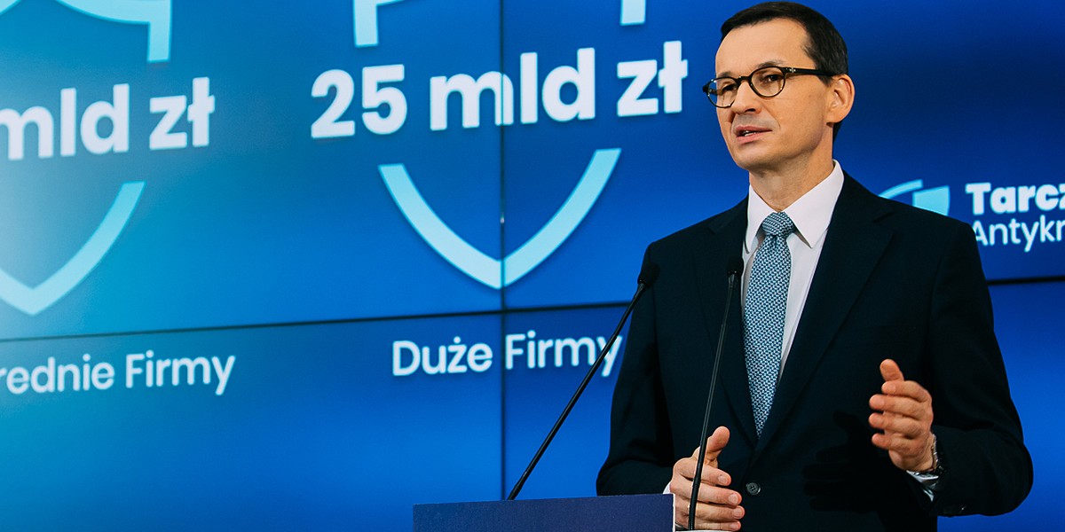 O zwiększonych wydatkach związanych z pomocą w dobie koronawirusa decydował premier Mateusz Morawiecki. Ekonomiści uważają, ze traktuje on ministerstwo finansów jak zamiejscowy departament kancelarii premiera.