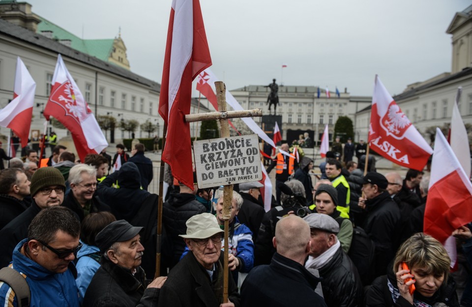 Apel Pamięci przed Pałacem Prezydenckim