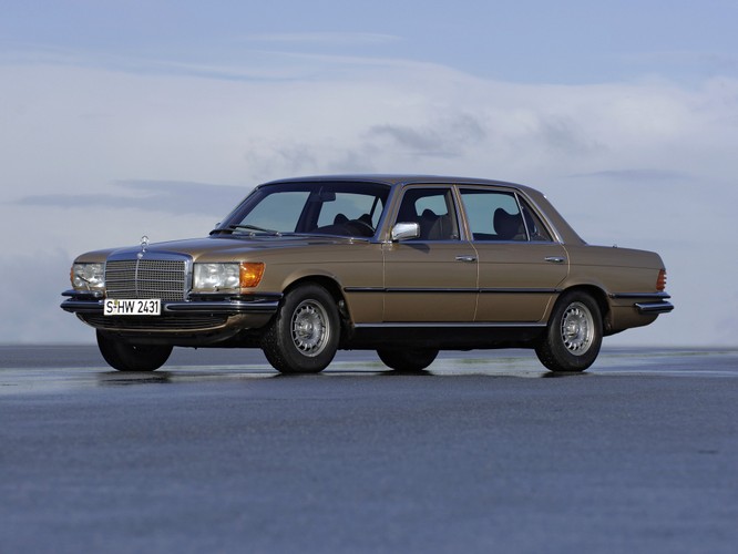 40 lat mercedesa W116