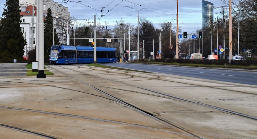 Przy ulicy Powstańców Śląskich na wysokości zajezdni tramwajowej w minionym roku zrealizowano wielki remont torowiska