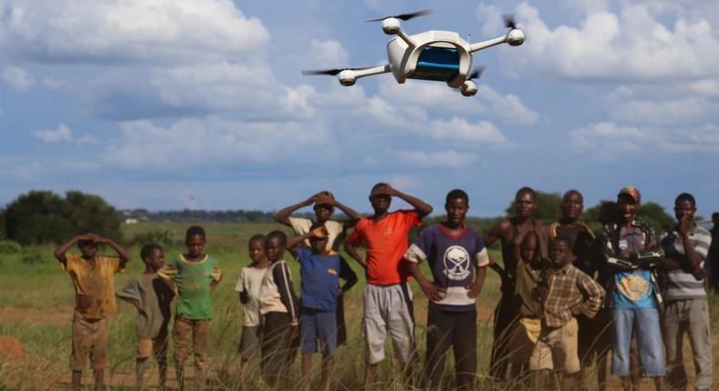 A first test flight showed the feasibility of the project, the drone traveled in twenty minutes the ten kilometers between a rural clinic and the Kamuzu Central Hospital in Malawi