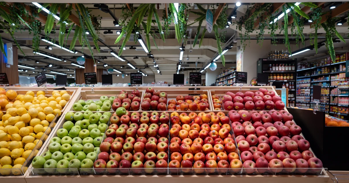 Popularny dyskont wycofuje skażone owoce. Pilny komunikat dla klientów