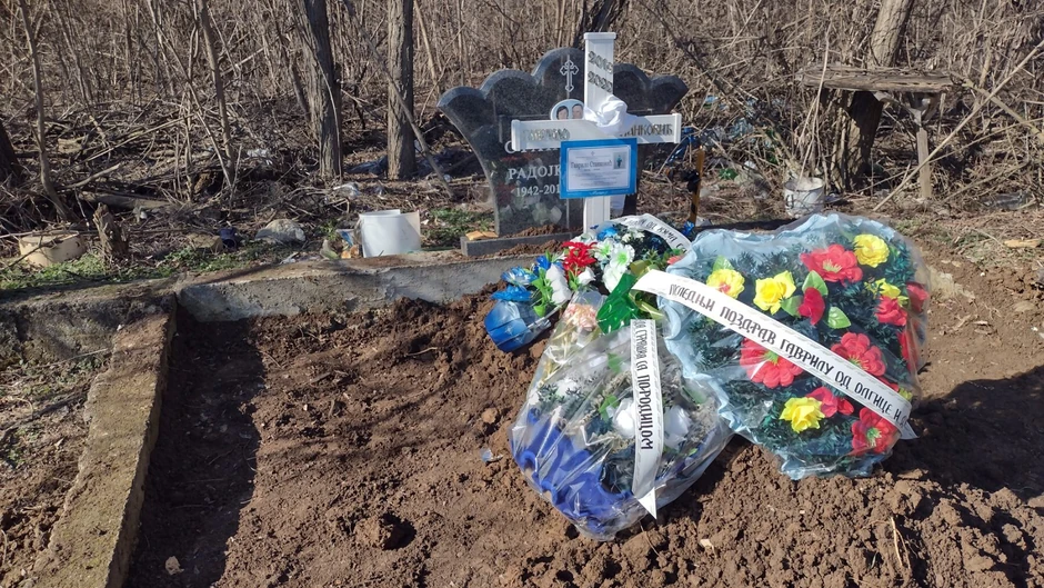 Dečak sahranjen na groblju u Paligracu