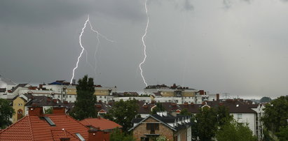 Uważajcie na burze! Piorunochron może nie wystarczyć. Jak się zabezpieczyć?