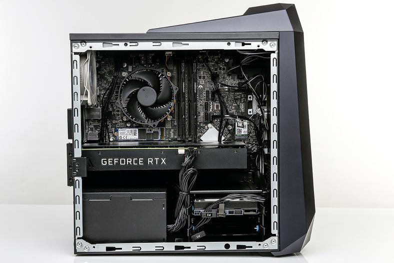 Mocna technika po same brzegi: Predator ma CPU Intel Core i7 oraz kartę graficzną RTX-2060