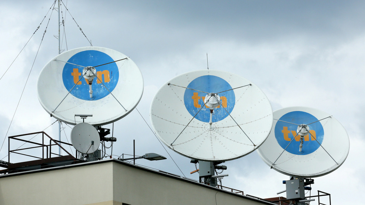 Krajowa Rada Radiofonii i Telewizji wciąż nie podjęła decyzji w sprawie przedłużenia koncesji dla stacji TVN7. Jeżeli ziści się scenariusz, że kanał nie będzie już dostępny dla widzów w telewizji naziemnej, zapewne ogłoszony zostanie konkurs na miejsce zajmowane przez stację w naziemnym MUX-2. O miejsce może zabiegać MWE Networks (Antena HD) oraz TV Republika.