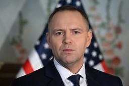 "Minister SZ cykający selfie". Nawrocki odpowiada Sikorskiemu