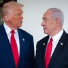 Donald Tramp pozdravlja izraelskog premijera Benjamina Netanjahua po dolasku u Belu kuću | Foto: Getty Images