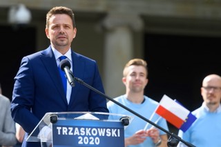 Trzaskowski: Rządzący obiecują podwyżki dla nauczycieli? Powinni podwyższyć subwencję