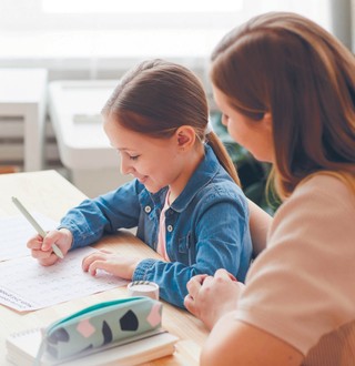 Ewakuacja ze szkolnych ławek nabiera tempa. Przybywa uczniów w edukacji domowej