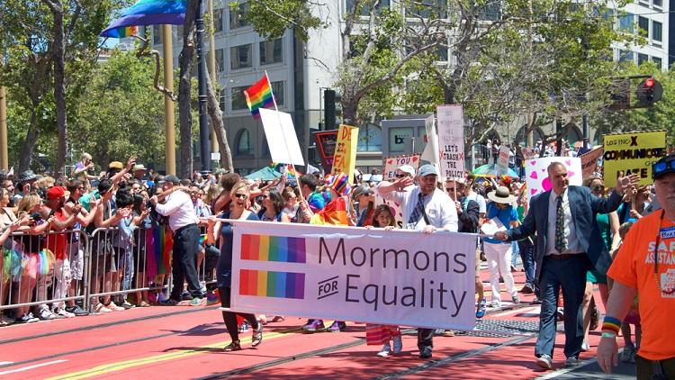 San Francisco, Kalifornia, 2016 r. Uczestnicy 46. dorocznej parady gejów w San Francisco. Temat: "O sprawiedliwość rasową i ekonomiczną"