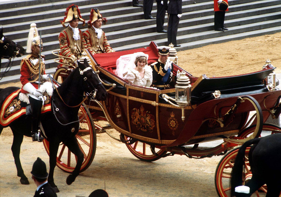 Diana Spencer i książę Karol w karecie