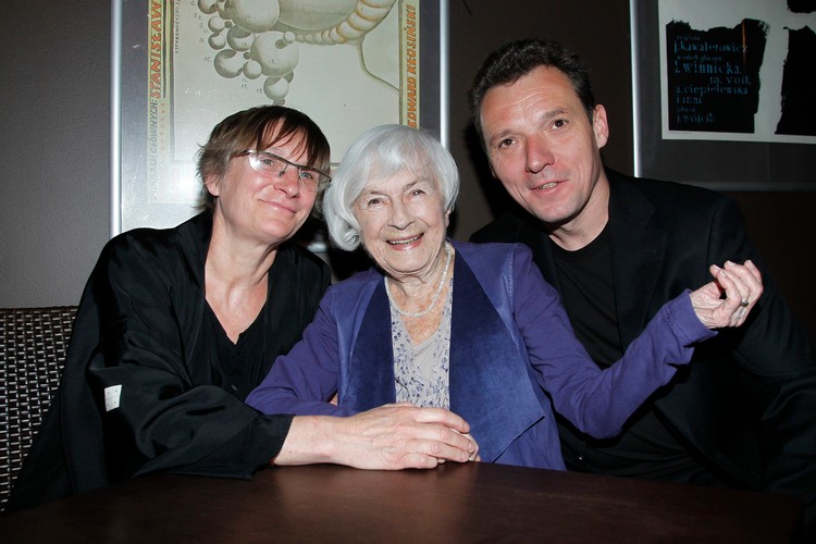 Dorota Kędzierzawska, Danuta Szaflarska i Artur Reinhart na premierze filmu 'Inny Świat'