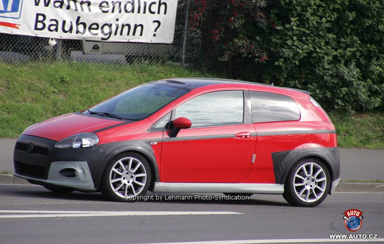 Zdjęcia szpiegowskie: Fiat Grande Punto Abarth – odkryć, zakryć, odkryć