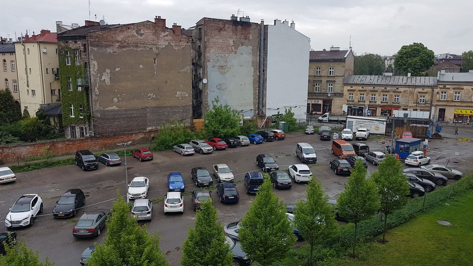 Park przy Karmelickiej w Krakowie. Zastąpi dziki parking! 