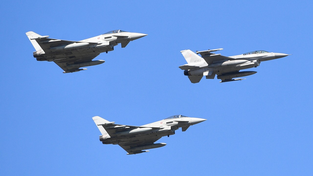 Trzy potężne huki nad Koninem. "Nie ma powodów do niepokoju"