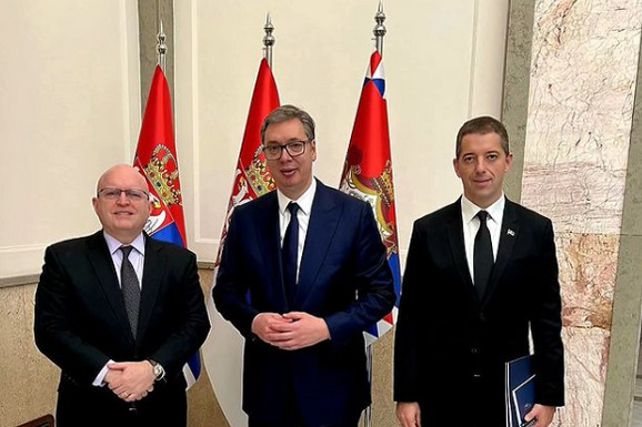 "RAZGOVOR SA STARIM PRIJATELJEM" Vučić sa Rikerom o bilateralnoj saradnji Srbije i SAD i važnim projektima