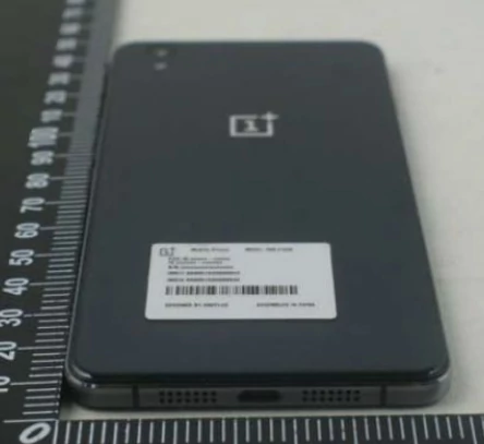 OnePlus E1005 gości na stronie FCC