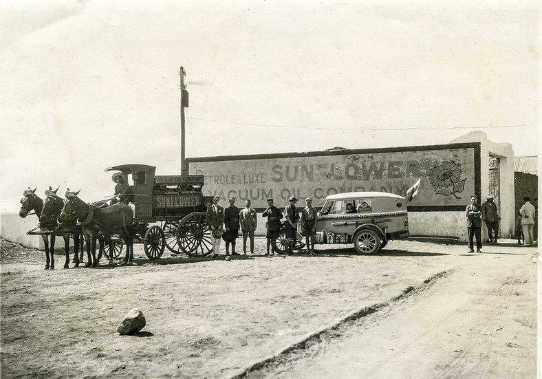 Jerzy Jeliński w Afryce (7 kwietnia 1927 r.)