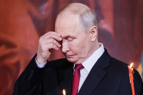 PUTIN BACIO "BOMBU", A IZA SVEGA SE KRIJE PAKLENI PLAN Evo zašto želi Šredera za okončanje rata u Ukrajini: Aktivacija "starog prijatelja" za potres u Evropi
