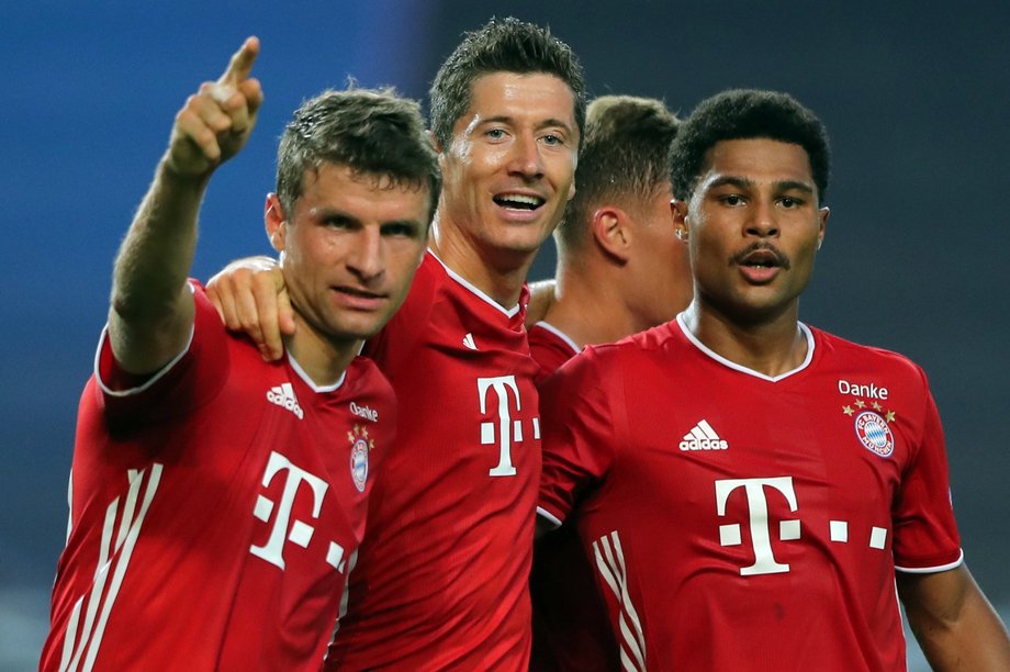 Na zdjęciu od lewej: Thomas Mueller, Serge Gnabry i Robert Lewandowski.