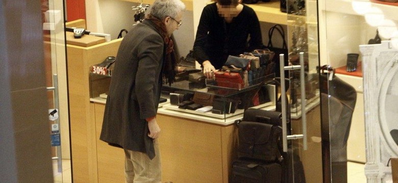 Zobacz, jak córka znanego prezentera nudzi się na zakupach!