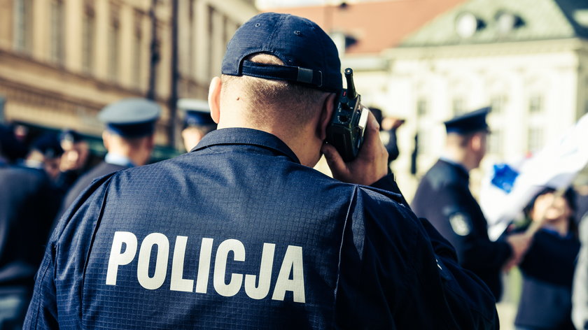 Szokujące sceny w lokalnej rozgłośni. Policja zatrzymała prezentera tuż przed wejściem na antenę