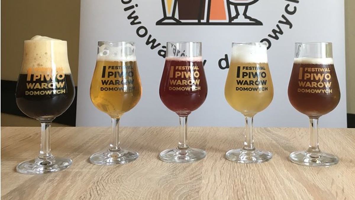 Stout, IPA, Gose, American Wheat czy Witbier – to tylko niektóre ze stylów, jakie pojawią się na pierwszym w Polsce Festiwalu Piwowarów Domowych. W najbliższą sobotę do Warszawy przyjedzie ponad 50 pasjonatów warzenia tego rodzaju trunków. W programie oprócz degustacji także pokazy sprzętu, wykłady, foodtrucki i wybór Grand Championa 2018.