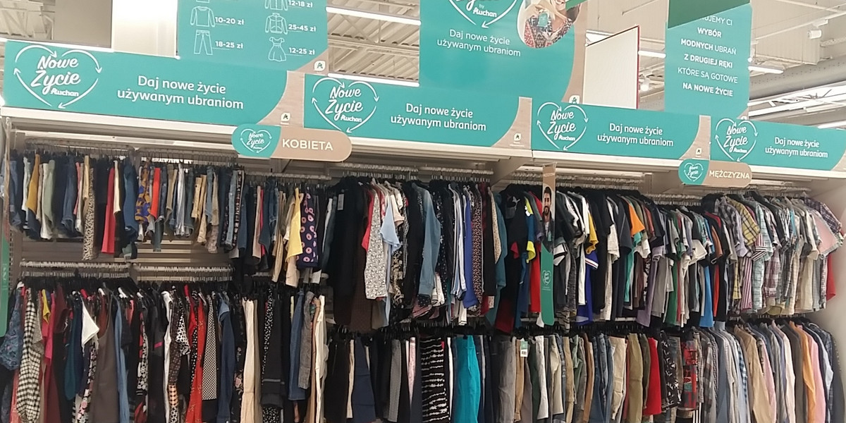 Auchan wprowadza używaną odzież do sprzedaży znanych marek
