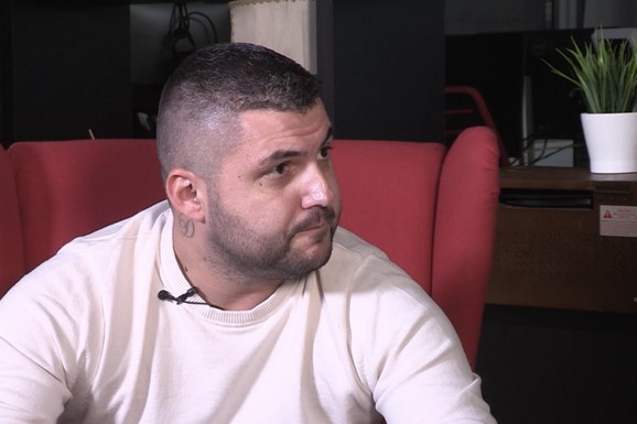 "ON JE PATOLOŠKI LAŽOV I MANIPULATOR, GADI MI SE" Mina udarila na Asmina, oplela kao niko: "Završiće sa Aneli"