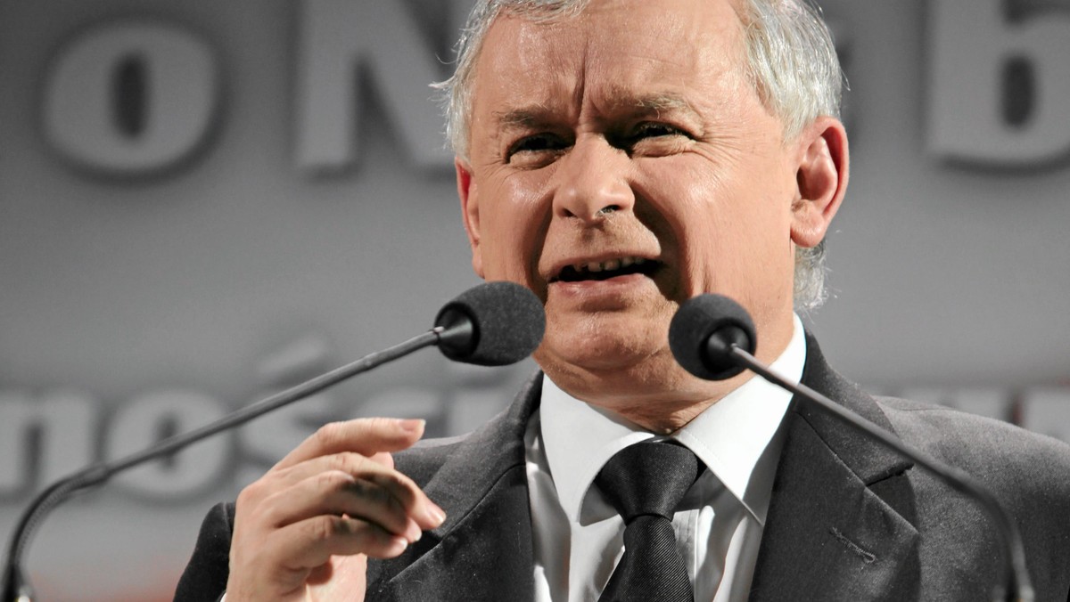 Prezes PiS Jarosław Kaczyński postawił diagnozę Polsce. Według polityka w naszym kraju trwa walka o to, jaki będzie kształt Polski. - My musimy przejąć władzę, dlatego, że Polska musi się zmienić. Bo dzisiaj ta konieczność zmiany jest ewidentna i można powiedzieć, że przeliczalna, jak to się mówi kwantyfikowalna - przekonuje polityk w wywiadzie dla rmf24.pl.