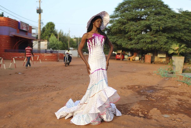 The Wider Image: Shining on the streets of Bamako