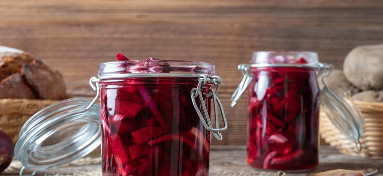 Wielka próba przed świętami. Tak mistrzowski zakwas na barszcz czerwony robi siostra Anastazja