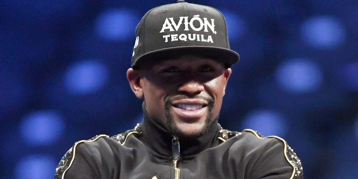 Floyd Mayweather on Trump's controversial 'locker-room talk': 'That's how real men speak'