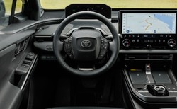 Nowa Toyota trzęsie rynkiem: Jest ładna, szybka i wygodna. Cena hitem